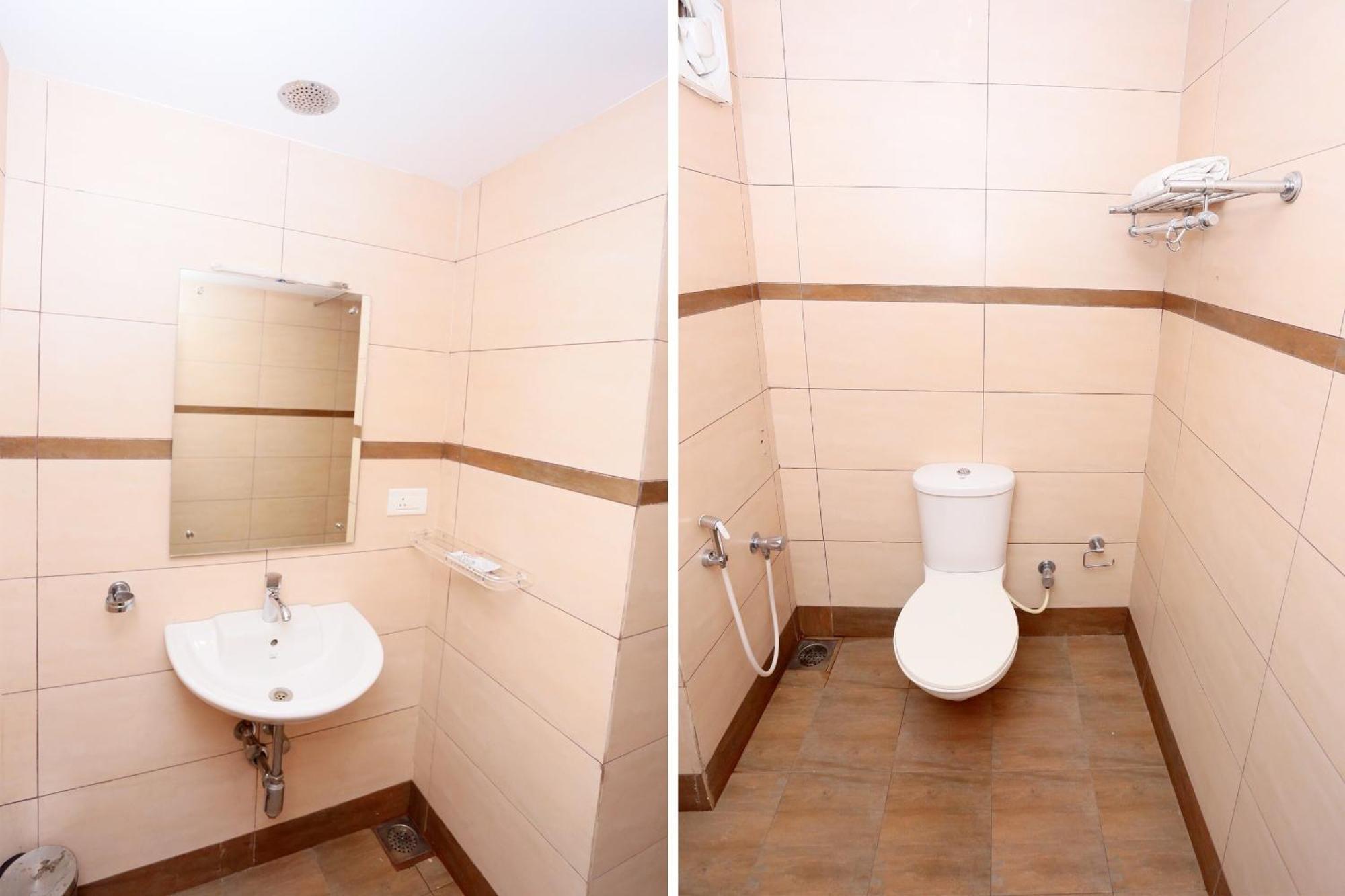 Super Townhouse Dona Castle Hotel Kollam Bagian luar foto