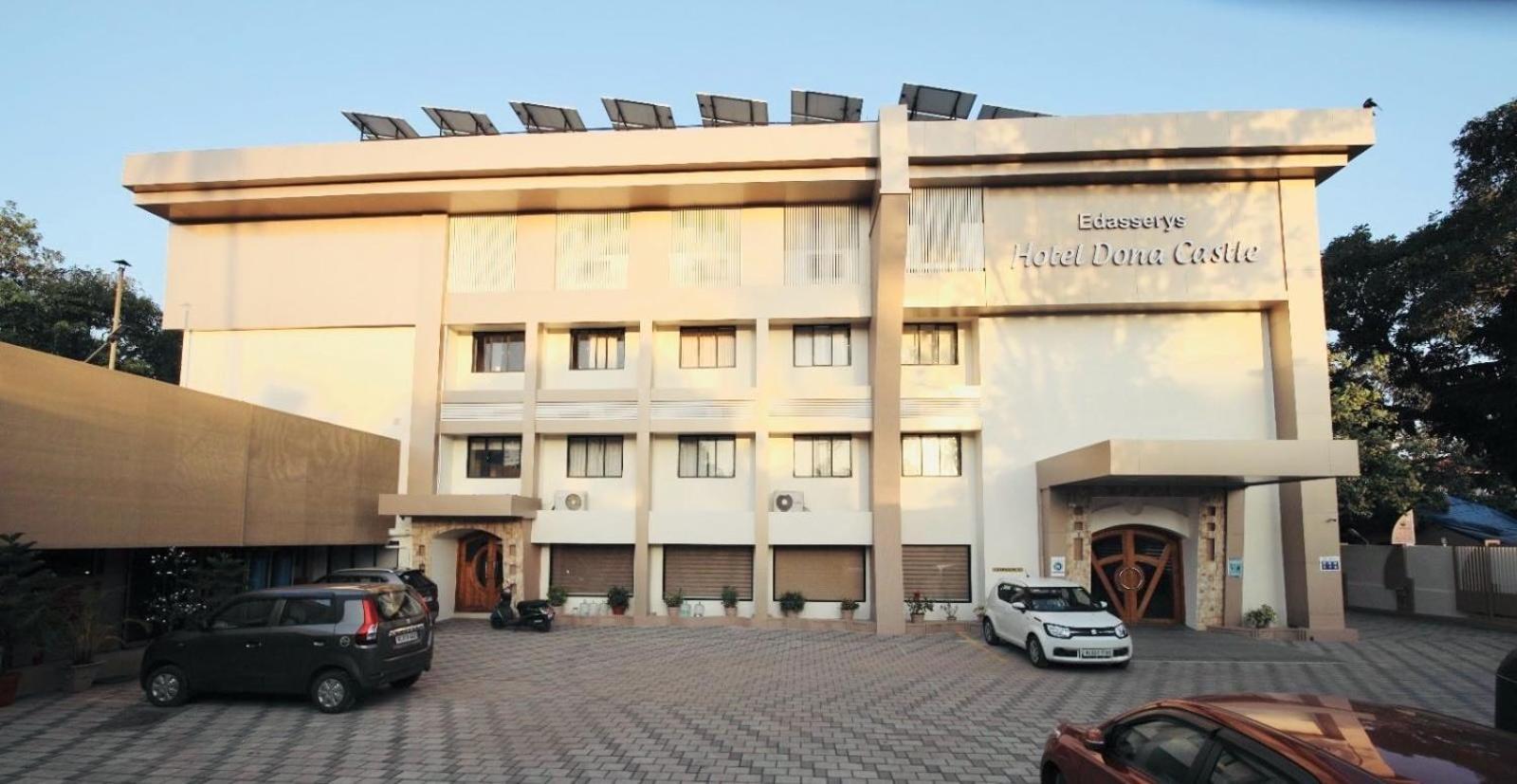 Super Townhouse Dona Castle Hotel Kollam Bagian luar foto